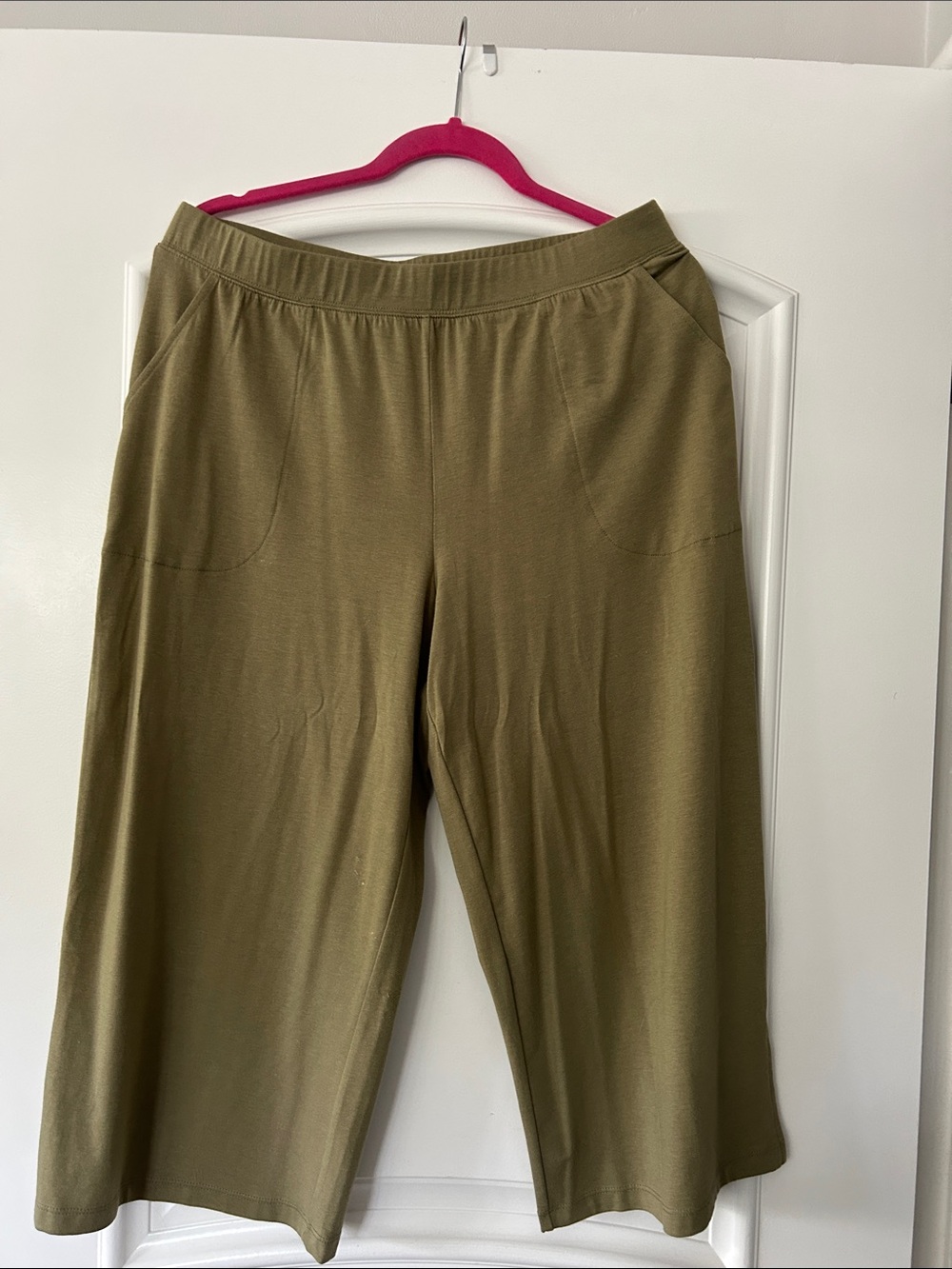 Olive Wide-Leg Pull-On Crop Pants